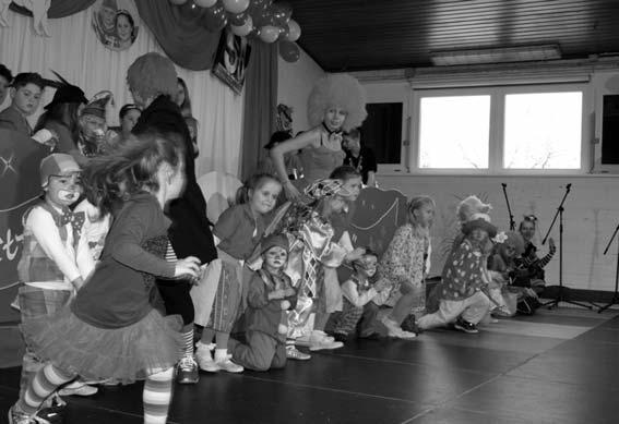 Natürlich dürfen die Kinder des Kindergartens Regenbogen aus Quirrenbach nicht fehlen, diesmal mit dem Thema: Zirkus.