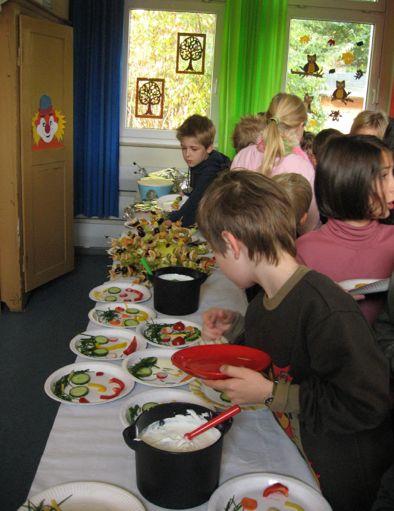 Gesundheitserziehung in der Nikolausschule Tag der offenen Tür mit dem gesunden Schulfrühstück 17.10.