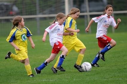 Eine Stunde Betreuung im Fussball kostet im Durchschnitt 40 Rappen. Ein Jahresbeitrag betrug 2011 für Kinder im Mittel 100 Fr., für Junioren 150 Fr.