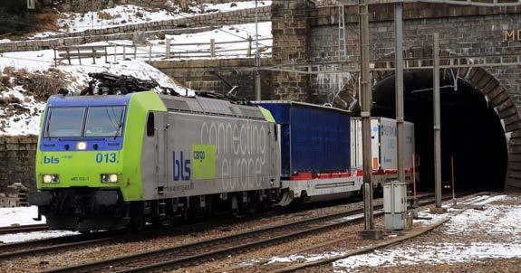 2. Transportroute BLS CargoBeamer Alpin Deutschland Schweiz (Gotthard) - Italien Die Schweizer BLS Cargo und CargoBeamer erarbeiten seit 2012 die Voraussetzungen zum Betrieb von Ganzzügen zum