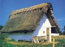 Rekonstruktionszeichnung eines keltischen Dorfes Alljährlich findet am 3.