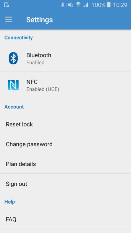 10. Einstellungen Der Einstellungen-Screen ist aufgeteilt in vier Abschnitte: 1. Verbindungen Es kann überprüft werden, ob Bluetooth und NFC aktiviert sind im Telefon 2.