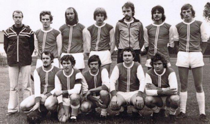 Am 23.5.1974 fand ein Jubiläums-Fußballpokalturnier für Herrenmannschaften in Ovelgönne statt. Im Endspiel besiegte der FC Hude den TuS Wahnbek mit 2:1 Toren. Im Spiel um den 3.