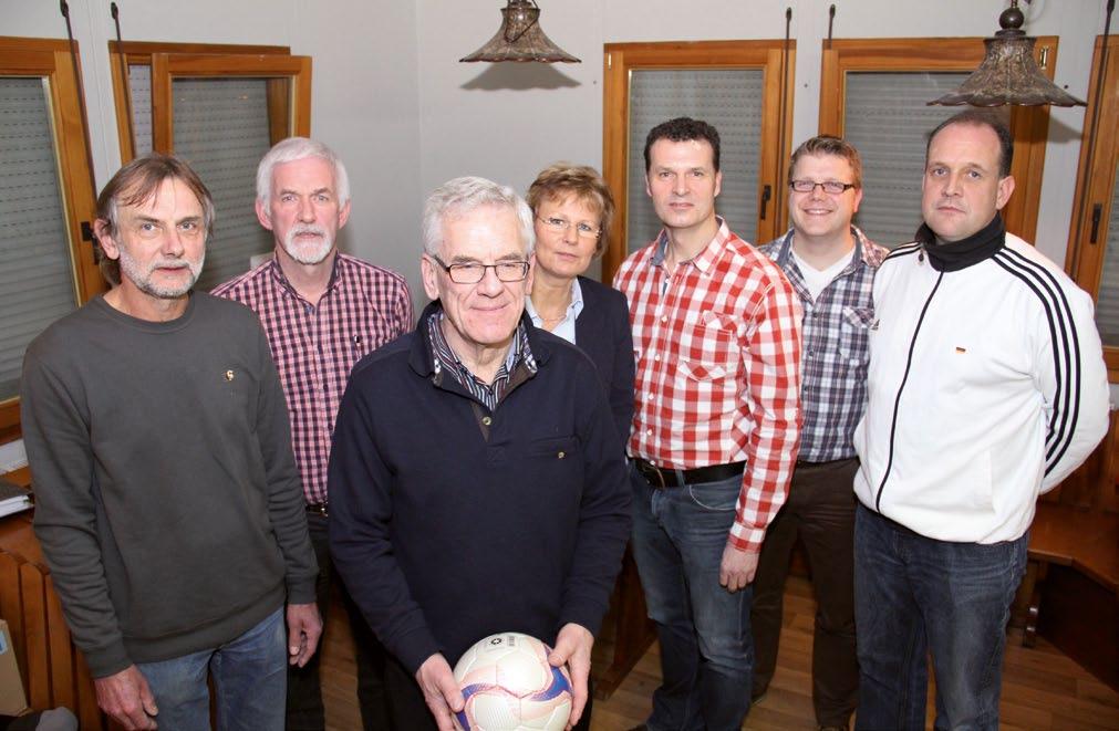 Jahreshauptversammlung vom 09.01.2014 Foto: Der geehrte Hans-Georg Harms, Rudi Schulenberg (Geschäftsführer), Heiner Meyer (1.