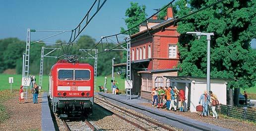 Kleinbahnhöfe haben heute zwar noch das Empfangsgebäude, ihre Bahnanlagen entsprechen aber in ihrer 60 Ausstattung modernen Haltepunkten zweigleisiger