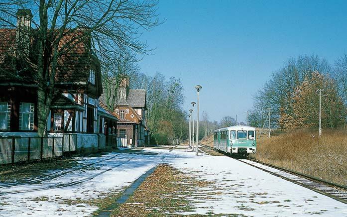 Viele der heute existierenden Haltepunkte sind erst in jüngerer Zeit durch den Rückbau von Bahnhofsanlagen entstanden.