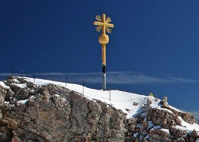 Zu Fuß zum höchsten Punkt in Deutschland Zugspitze (2962 m) / Wettersteingebirge Für jeden sportlich veranlagten Undinger muß es ein Ziel sein, einmal im Leben zu Fuß auf den höchsten Punkt in