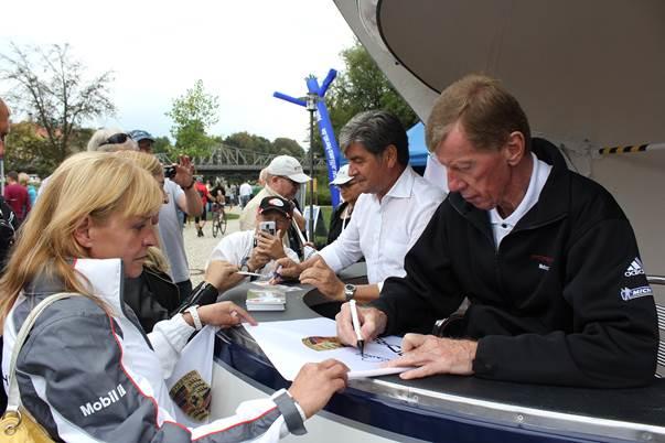 Prominente Unterstützung der Mission 1000 2015 und 2016: Autogrammstunden mit den Rallye-Legenden Walter Röhrl