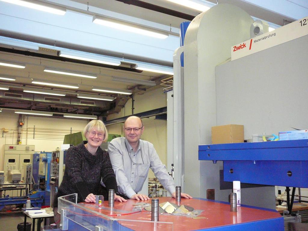 Prof. Dr. Natalia Dubrovinskaia und Prof. Dr. Leonid Dubrovinsky im Hochdrucklabor des Bayeri- schen Geoinstituts (BGI) der Universität Bayreuth.