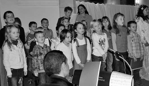 Bereits seit den Herbstferien hatten die Schüler/-innen der Sonntagsschule Utzenstorf, Wiler und Zielebach auf ihren grossen Auftritt hin gearbeitet Texte und Lieder gelernt, Szenen geprobt,