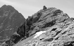 Piz Val Pintga 335 Piz Val Pintga 2952 m und 2957 m Doppelgipfel. Der nordöstliche P. 2952 hat einen auffälligen «Hut» als Gipfel.