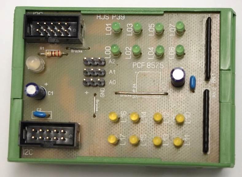 Zuerst wird die adr2 gesendet, dann lege ich fest welche LED leuchten soll und übertrage das in die Variable e. Diese sende ich dann an den PCF 8575 und schalte Port 0.