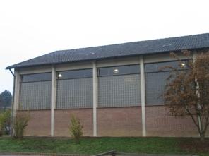 Das Dach wurde ebenfalls saniert und gedämmt. 2006 Vermietung der Dachflächen für Fotovoltaiknutzung.