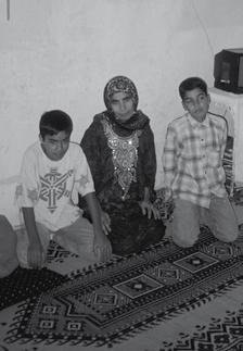 67: Patenfamilie in Bourj al-barajneh; Ausflug während des Ferien- Workcamps; Junge Palästinenser lernen