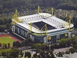 Montag, 18. Juli 2016 09.15 14.00 Uhr Stadionführung XXL bei Borussia Dortmund (BVB Stadiontour plus) Schau im Signal Iduna Park hinter die Kulissen des größten Stadions in Deutschland.