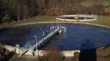 Praxisbeispiel: Klimaschutzteilkonzepte für eine klimafreundliche Abwasserbehandlung Dahme-Nuthe-Abwasserbetriebsgesellschaft (DNWAB) setzt auf klimafreundliche Abwasserbehandlung 73.