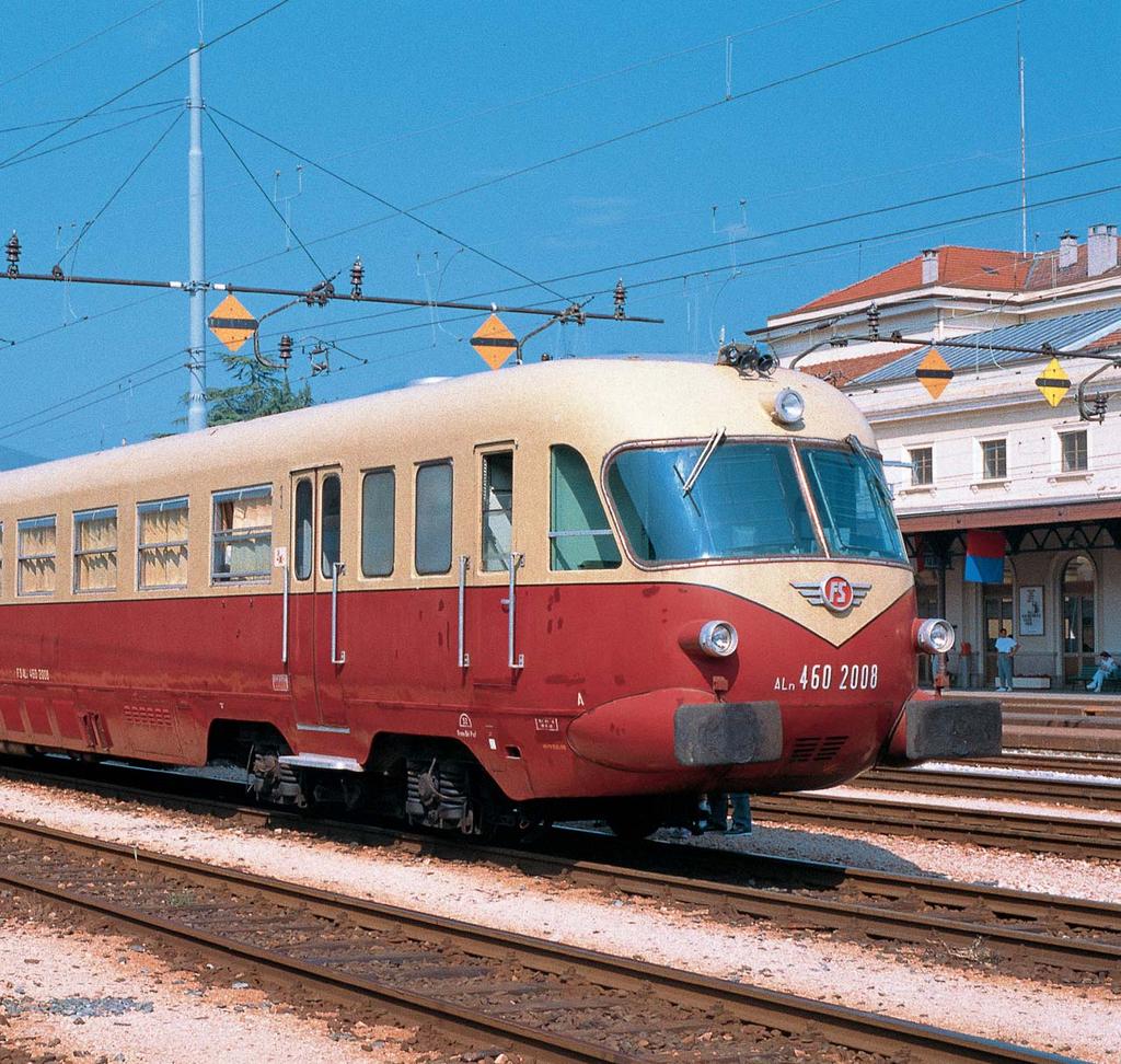 Nach dem Umbau für den italienischen Binnenverkehr präsentiert sich hier der ALn 460.2008 mit dem FS- statt dem TEE-Emblem (Luino/ Lago Maggiore, Juni 1985). FOTO: DR.
