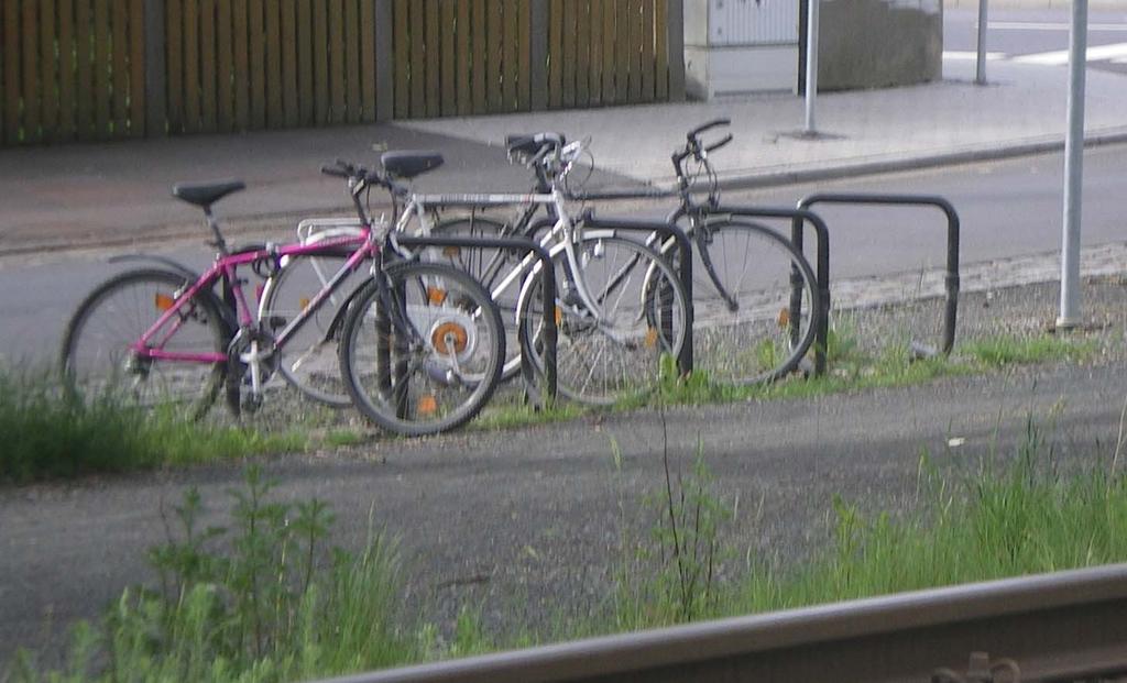 Fahrradbügel ohne Überdachung Bahnhaltepunkt Gießen - Licher Straße