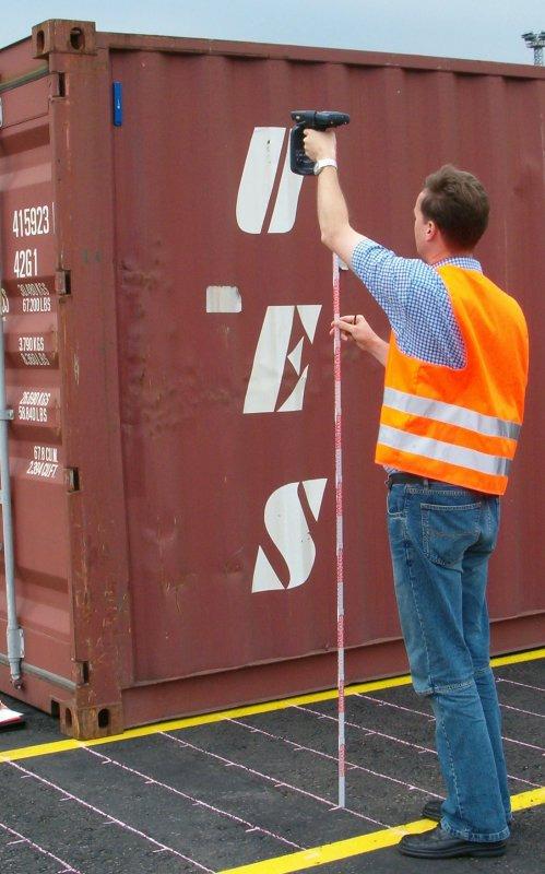 Tests und Validierung: vorbereitende Tests Ausrüstung eines Containers mit Tag Lesebereich seitl.