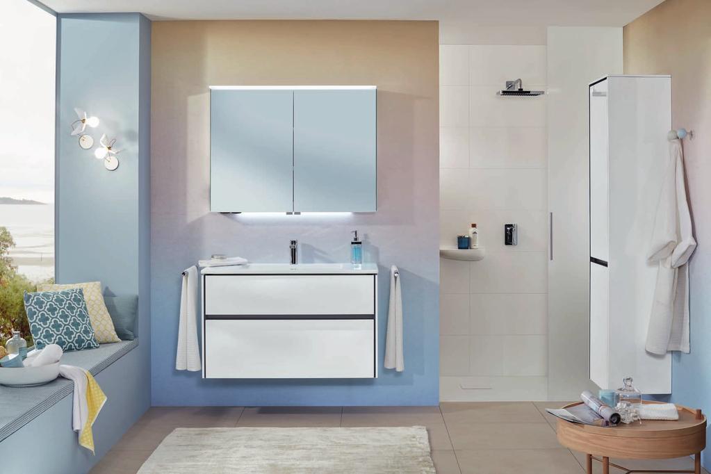 Der Aluminium-Spiegelschrank Reflection betont durch eine gerade Linie den Waschplatz und macht das zurückhaltende Design vollkommen.