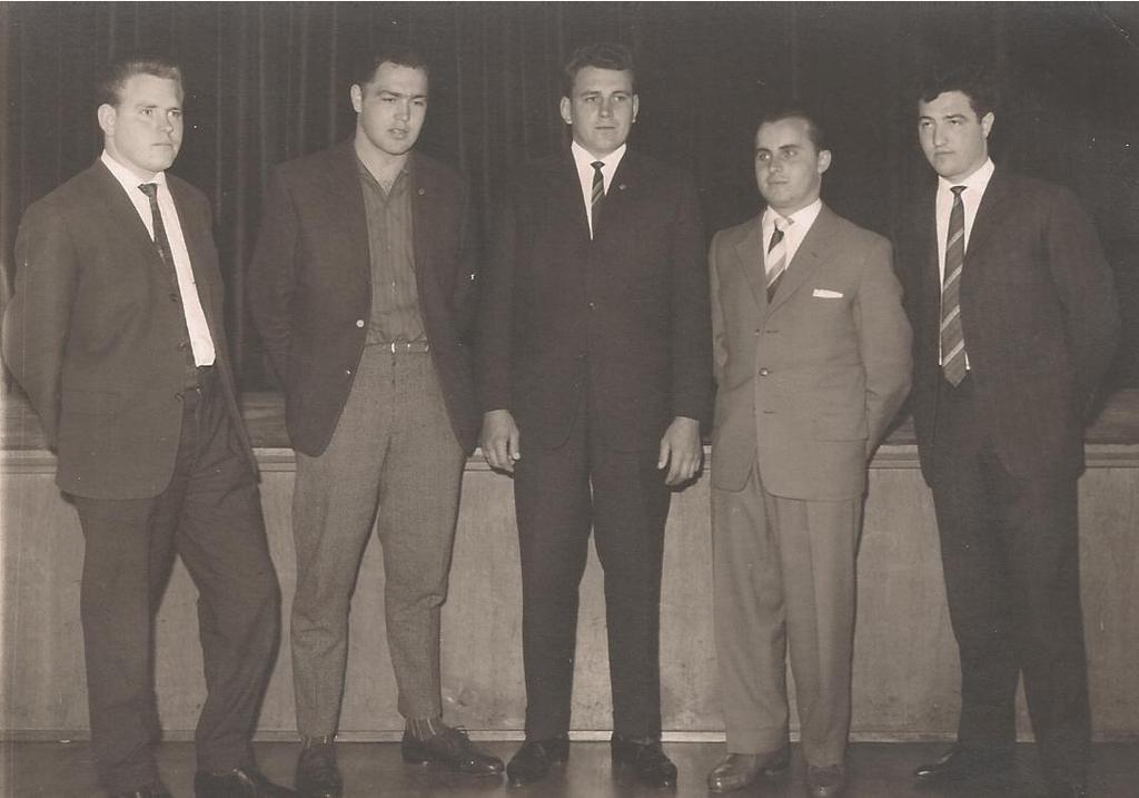 Von links nach rechts: Manfred Steiert, Horst Fieß, Meinrad Gyssler, Gerd Merz und Edi Hess Untere Reihe von links: Werner