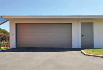Unser Angebot umfasst ein vielfältiges Basissortiment von Einzel- oder Doppel garagen mit Sektional- oder Kipptoren aus verzinktem Stahl oder Holz.