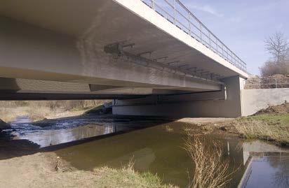 Dillbrücke B 277, zwischen Dillenburg und Haiger Die Dillbrücke wurde im Jahr 1968 aus zweistegigen Plattenbalken mit Hohlkörpern aus Spannbeton mit einer Gesamtlänge von 39 Metern errichtet und