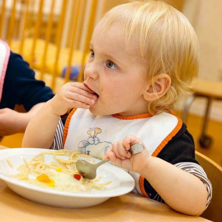 Wir achten darauf, dass die Mahlzeiten lecker, ausgewogen und immer frisch zubereitet sind. Dafür sind wir mit dem Fit-Kid-Siegel der DGE (Deutsche Gesellschaft für Ernährung) ausgezeichnet worden.