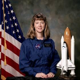 Shuttle einging. An Bord der Raumfähre Discovery flog sie im Oktober 2000 mit der Mission STS-92 zur Internationalen Raumstation.