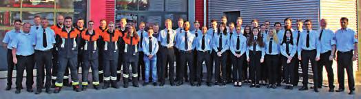 Erstklassigen Ausbildungsstand unter Beweis gestellt Bericht von Jürgen Masching Kein langes Wochenende hatten die Frauen und Männer der Freiwilligen Feuerwehr Eschenbach, denn 33 von ihnen stellten