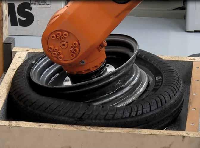 fahrzeugtechnik / Maschinenbau Automatisierte Montage von Reifen auf Felgen bis zu einer Größe von 54 Zoll Abb.