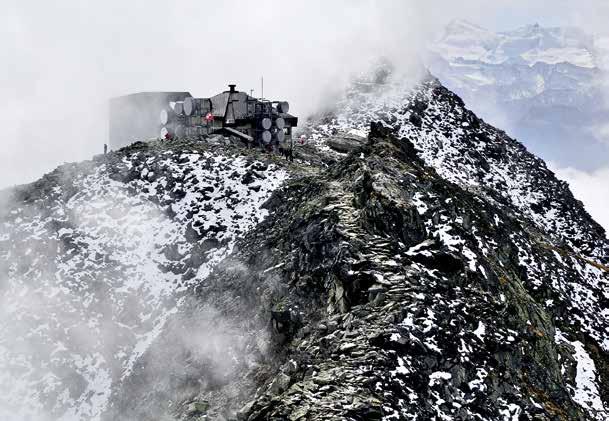 Temperatur der Nordhalbkugel 56 Leuchtkraft der Sonne CO2-Konzentration in der Atmosphäre Vulkanausbrüche Bergstation der Eggishorn-Luftseilbahn.