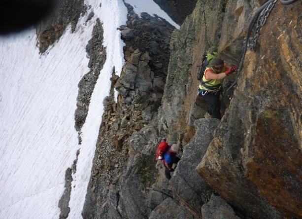 Bergwandern (mittelschwer) Wanderung auf durchweg markierten Wegen und Steigen, auch mal kurz weglos, einzelne Kletterstellen (bis einschließlich Schwierigkeit II) können möglich sein