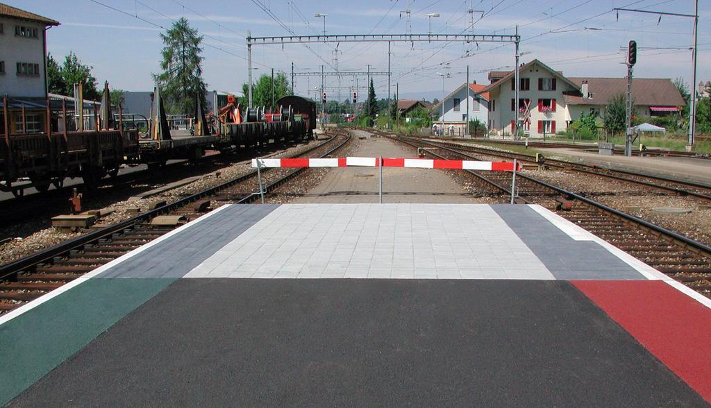 Bahnsteig Bahnhof, Oberburg BE MR 6 rot mit Grubensplitt Farblosbitumen,