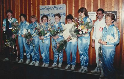 BUNDESLIGA Historie Bundesliga Frauen 65 1984/85 1 TSG Kaiserslautern 18 24:12 2 TSV Schott Mainz 18 22:14 3 1.