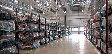 Produktion und Erzeugnisse Motorenwerk Chemnitz Logistik Für jeden Motor müssen mehrere hundert Teile programm-, zielund termingerecht zusammengeführt werden.