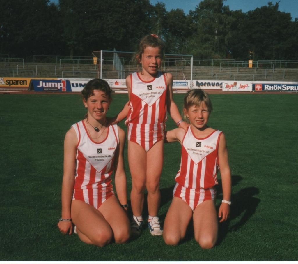 Dreisprung und 1. der Hessischen Bestenliste 1998 Jochen Krieg, Jg. 1983 der Künstler - Hessischer A - Jugendmeister im Dreisprung, Bezirksrekordhalter mit 14,06 m Ann Kathrin Höflich, Jg.
