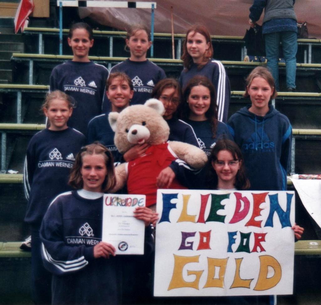DSMM Sieger 2000 in Flieden B-Schülerinnen hintere Reihe v. l.