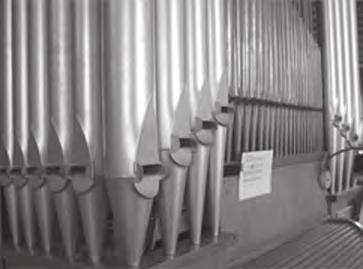 AMTSZEIT PASTOR STAABS 1966-1979 Die neue Hammer-Orgel Alles Wichtige für den Bau der neuen Hammer-Orgel war klar: Der Kirchenvorstand hatte den Bau beschlossen, die Finanzierung war gesichert, die