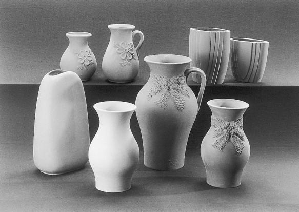 Vasen und Übertöpfe HH 757/20 Vase Ø= 17cm; H= 22 cm HH 938/24 Krug Ø= 18 cm; H= 26 cm HH 765/23 Vase 20 x 14 x 25 cm HH 765/18 Vase 20