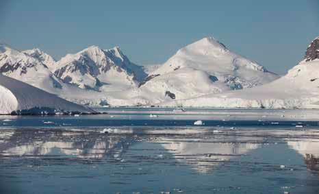 Zur besten Jahreszeit besuchen Sie einige der schönsten Plätze der Antarktis Paradiesbucht und Lemaire-Kanal, Eisberge und Gletscherabbrüche, Pinguinkolonien und historische Orte.