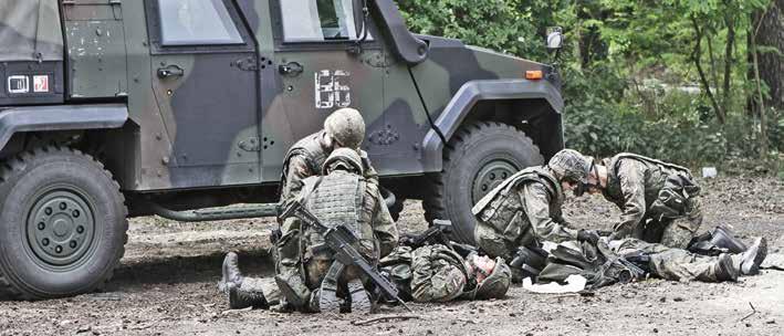 Foto: Sanitätsdienst der Bundeswehr MASCAL Einem Kameraden im Feld die bestmögliche Erstversorgung zu ermöglichen