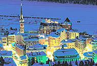 Arbeitsblatt 4/5 o Wie wird St. Moritz im Werbetext dargestellt? Diskutiert in der Gruppe! Aufgabe: o Schaut euch die Plakate der Tourismus-Werbung an. Wie hat sich diese im Laufe der Zeit verändert?