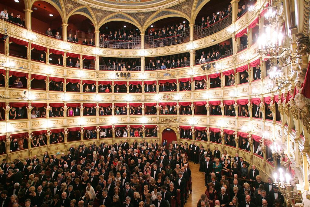 Teatro Verdi, Triest ZÜRCHER THEATERVEREIN OPERNREISE I/15 LJUBLJANA, TRIEST (VENEDIG) 05. 08.