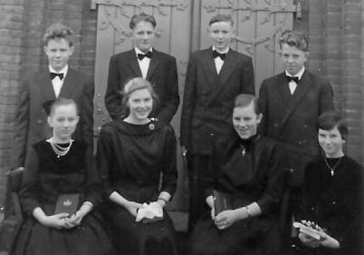 Am Sonntag 12. September feiern wir Goldene Konfirmation Goldene Konfirmation 2010 Am 22. März 1959, wurden 8 junge Menschen von Pastor Bernhard Bruns in der ev.-luth.