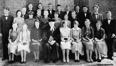 Goldene Konfirmation 2010 Am 10. April 1960, Palmarum, wurden 26 junge Menschen von Pastor Bernhard Bruns in der ev.-luth. Kirche zu Ihlowerfehn konfirmiert. Annchen Bartz geb.