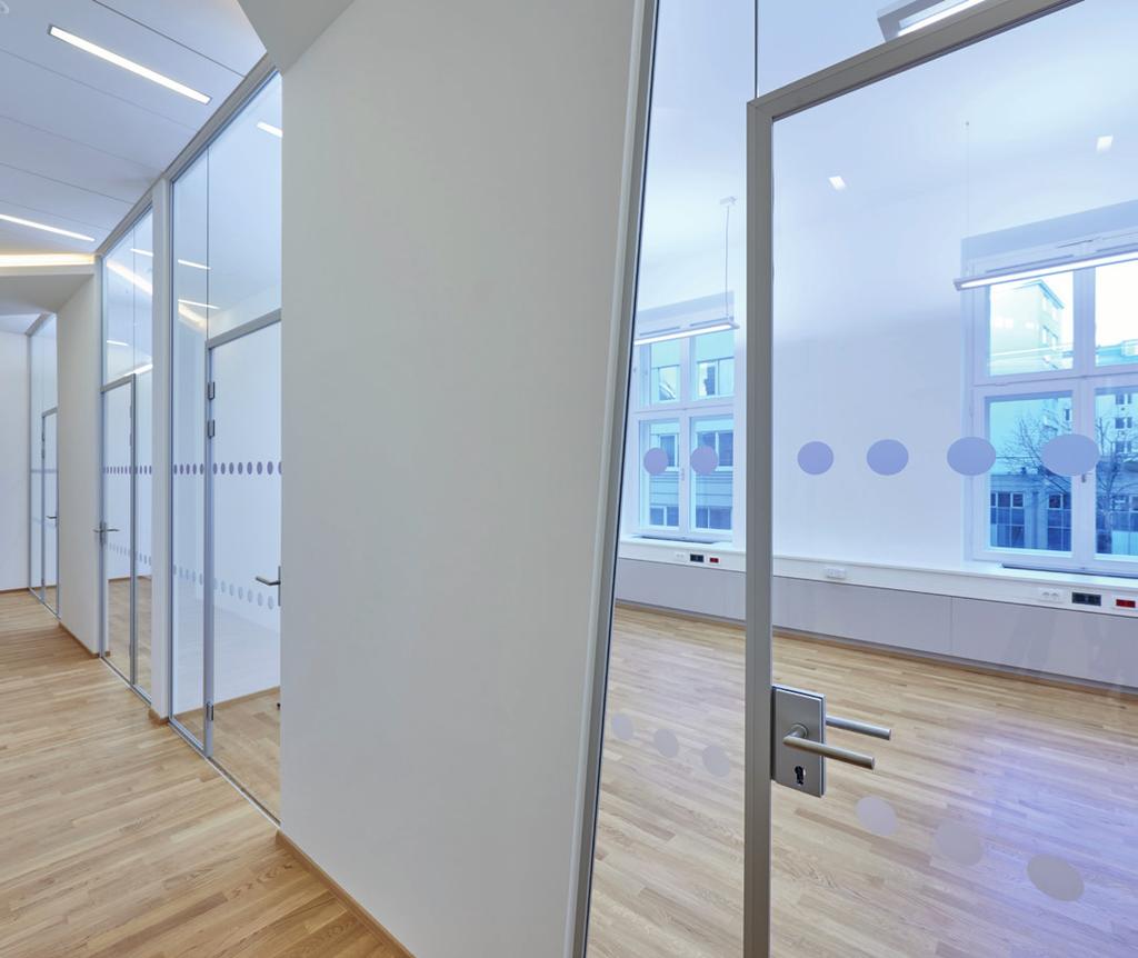 CRL OFFICE TRENNWANDSYSTEME Mit den Glastrennwandsystemen Office und Office XL bietet CRL eine ebenso kreative wie effektvolle Lösung für den modernen Innenausbau.