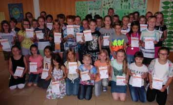 Klassen der Grundschule Kinding errangen insgesamt 45 Sportabzeichen: 9 in Bronze, 11 in Silber und 25 in Gold.