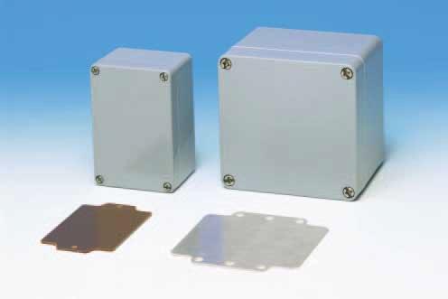 Die vier kleinsten Ensto Cubo M -Gehäuse haben Montageplatten aus Pertinax. Die Montageplatten anderer Gehäusegrößen sind aus galvanisiertem Stahl.