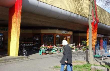 Von daher steht eine Attraktivitätssteigerung an bedeutender Stelle nicht nur für Garath, sondern für die Landeshauptstadt Düsseldorf insgesamt.